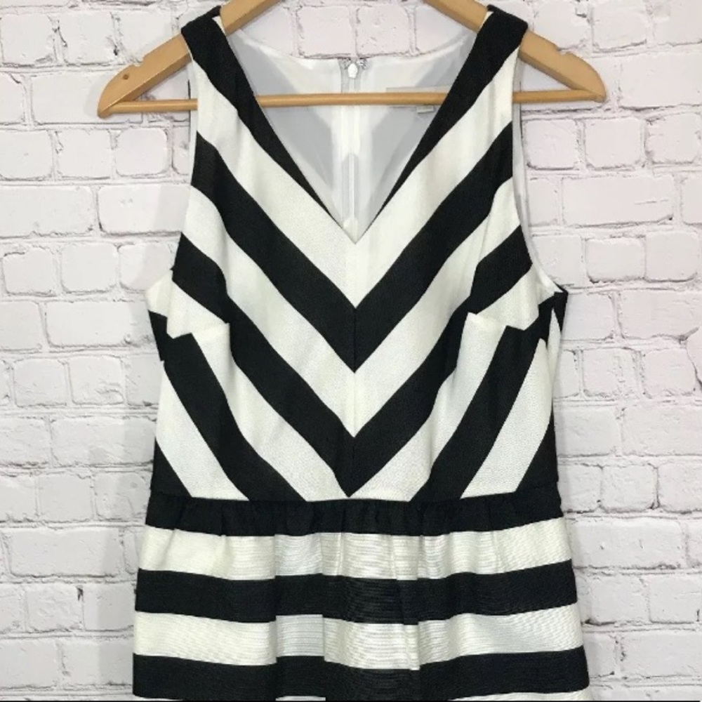 ⚡️SOLD⚡️LOFT Striped Sleeveless Dress NWT - Picture 3 of 8